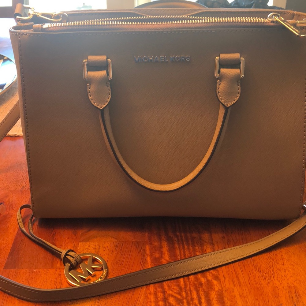 Satchel handbag